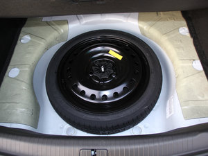 2014款1.6T 自动领先技术型 备胎