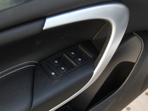 2014款1.6T 自动领先技术型 主驾车窗控制区	
