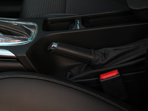 2014款1.6T 自动领先技术型 驻车制动器