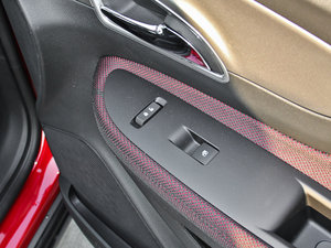 2014款1.4T 手动两驱都市进取型 中控区