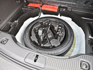 2014款1.4T 自动四驱全能旗舰型 备胎