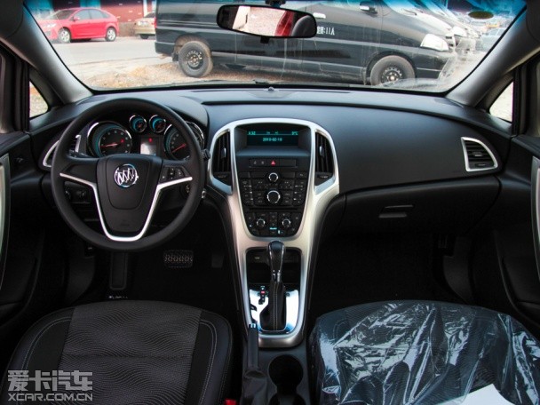 上海通用別克2014款英朗XT