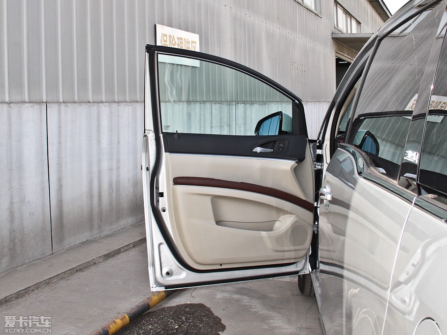 2014eGL8 ES 3.0L GTŰ