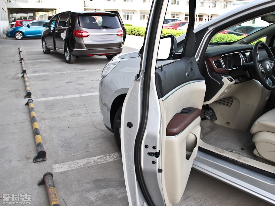 2014eGL8 ES 3.0L GTŰ