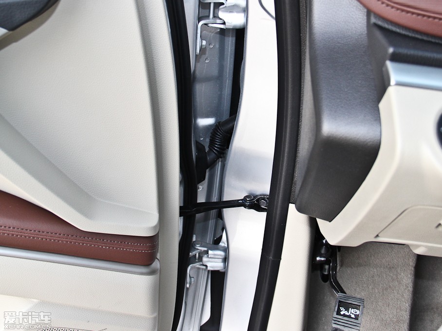 2014eGL8 ES 3.0L GTŰ