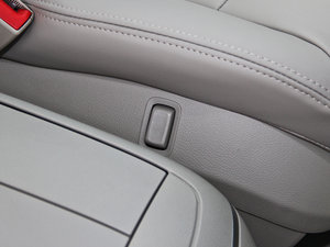 2014款2.4L LT行政版 空间座椅