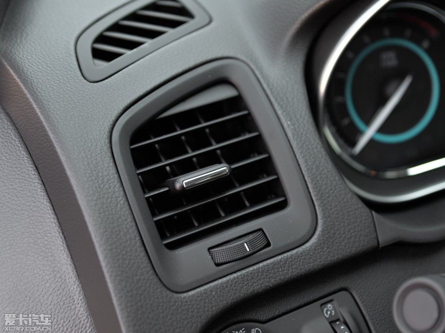 2015�����GS 2.0T �����\(y��n)��(d��ng)��