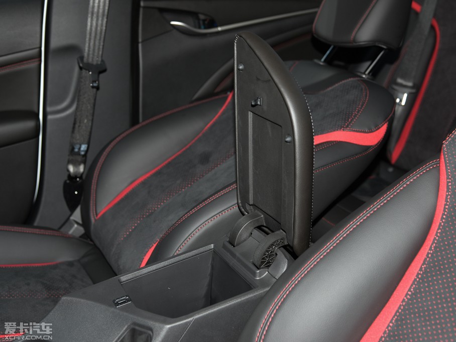 2015Ӣ 18T px\(yn)Ş