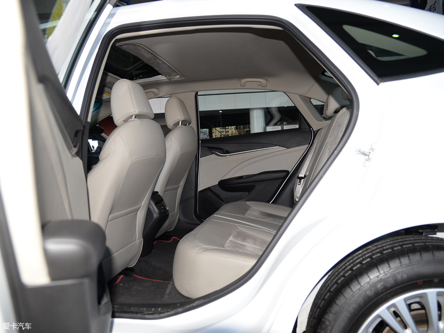 上汽通用別克2015款全新英朗