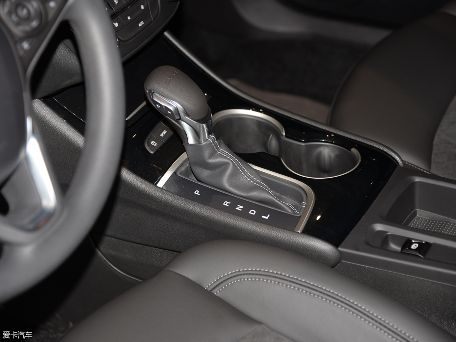 上汽通用別克2015款威朗