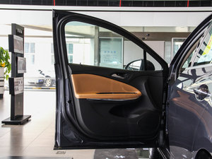 2015款三厢 20T 双离合旗舰型 驾驶位车门