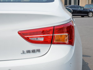 2015款三厢 20T 双离合领先型 尾灯