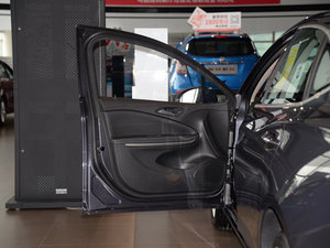 2015款三厢 20T 双离合豪华型 驾驶位车门