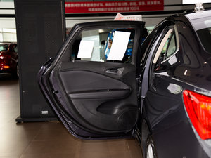 2015款三厢 20T 双离合豪华型 左后车门