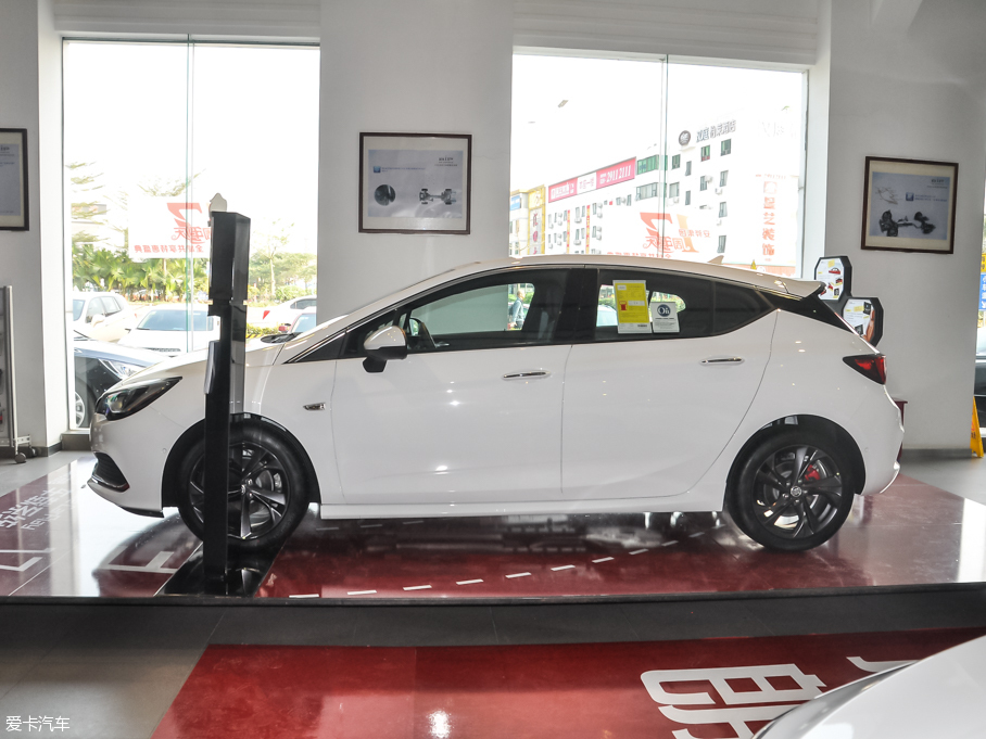 2016GS ɎGS 20T pxȼ\