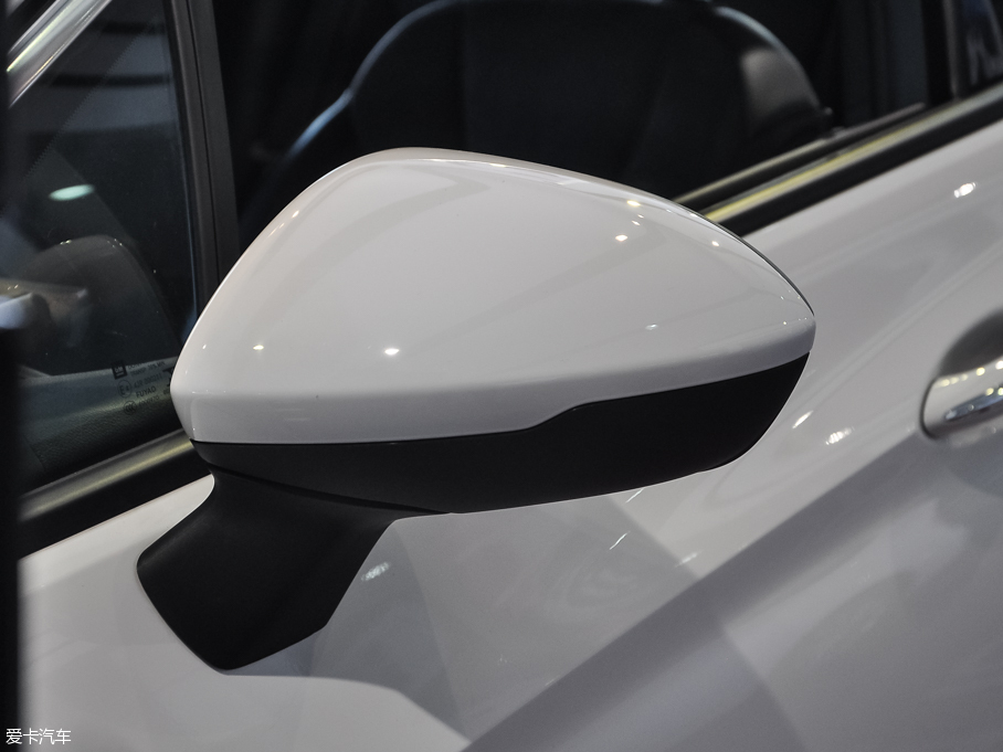 2016GS ɎGS 20T pxȼ\