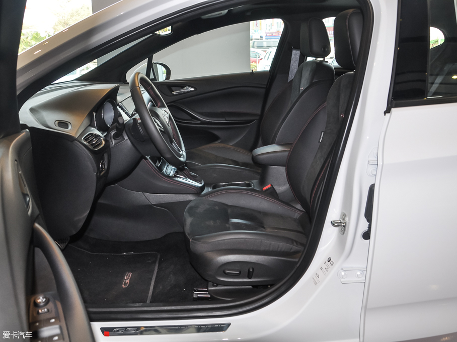 2016GS ɎGS 20T pxȼ\