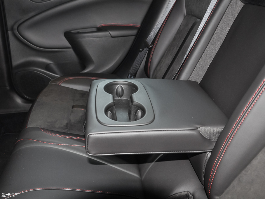 2016GS ɎGS 20T pxȼ\