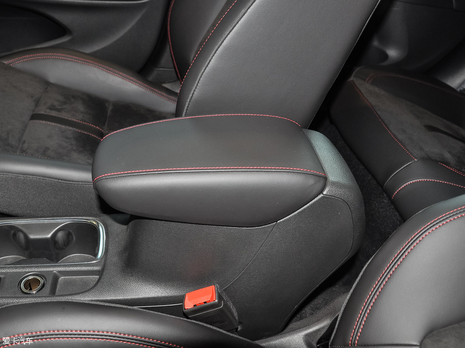 2016GS ɎGS 20T pxȼ\