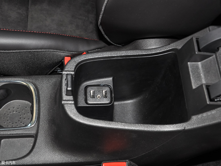 2016GS ɎGS 20T pxȼ\