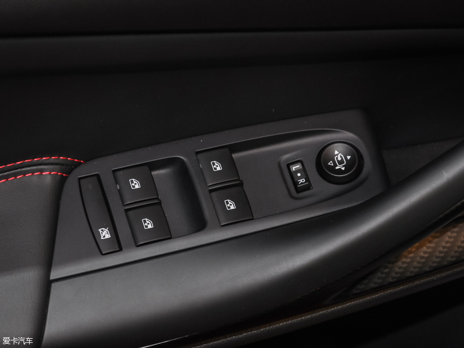 2016GS ɎGS 20T pxȼ\