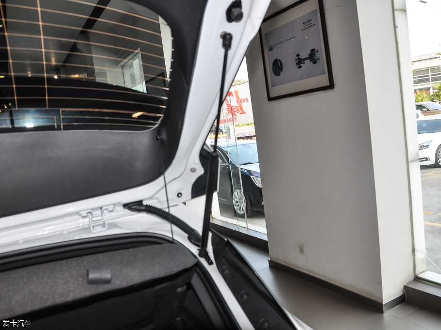 2016GS ɎGS 20T pxȼ\