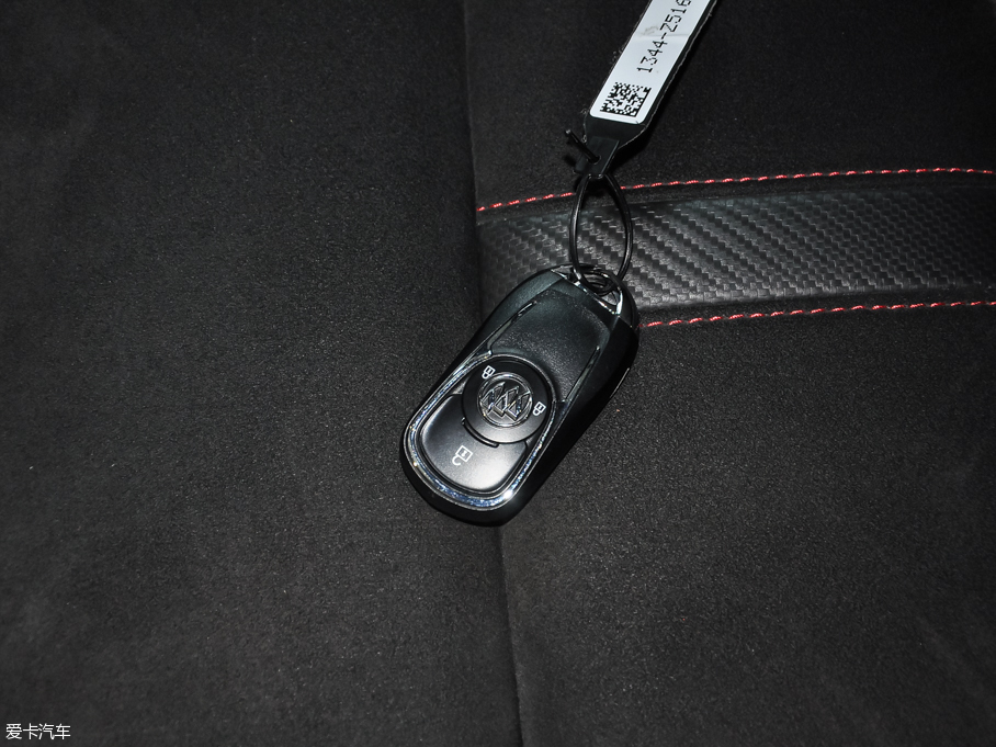 2016GS ɎGS 20T pxȼ\