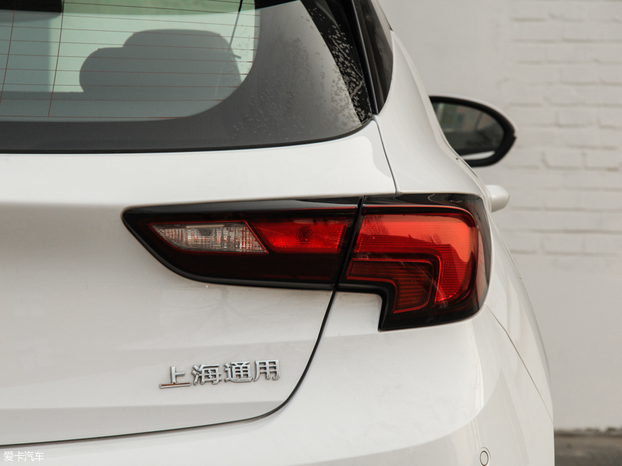 2016GS ɎGS 20T pxȼ\