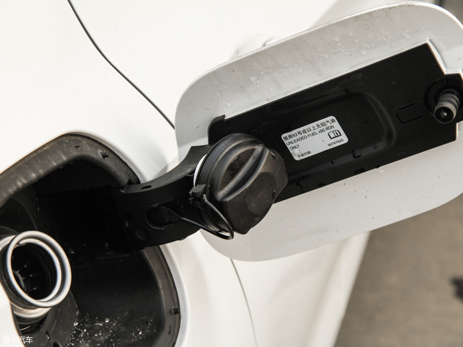 2016GS ɎGS 20T pxȼ\