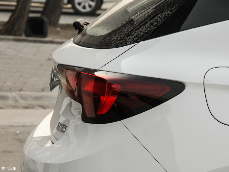 2016GS ɎGS 20T pxȼ\