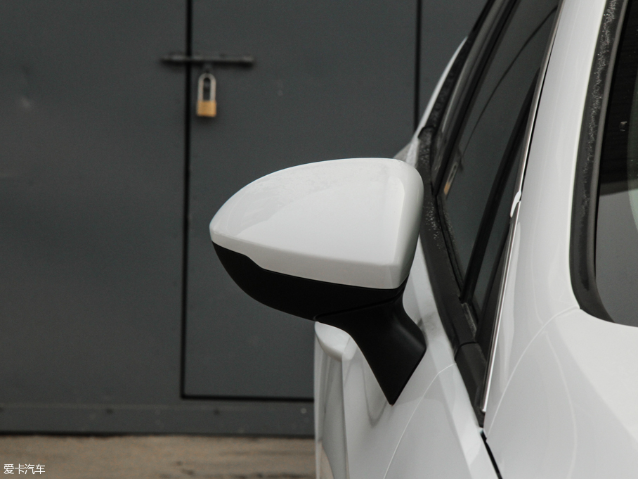 2016GS ɎGS 20T pxȼ\