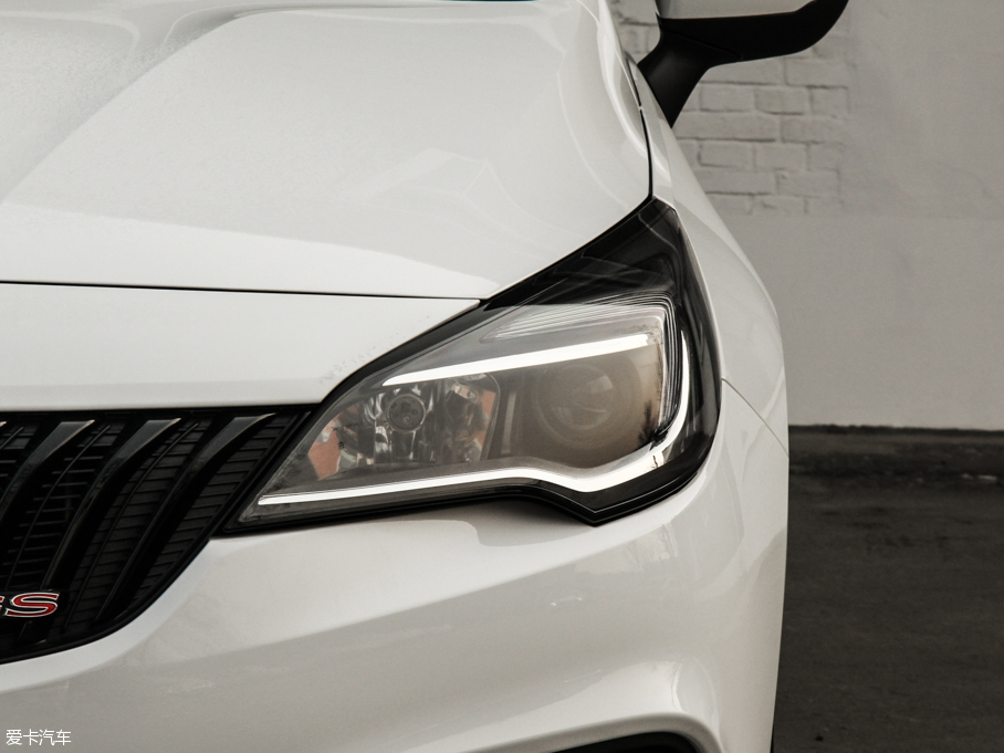 2016GS ɎGS 20T pxȼ\