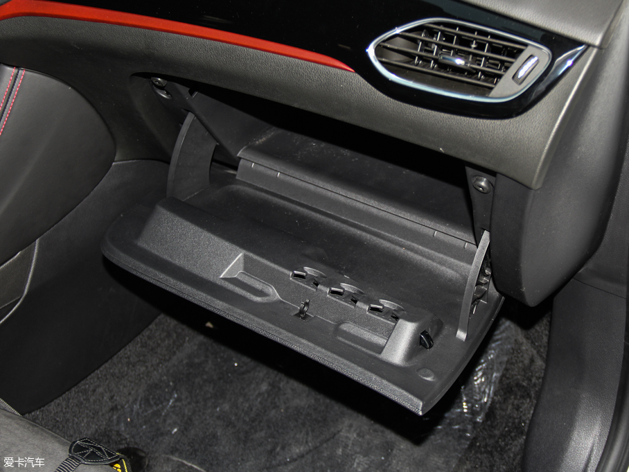 2016GS ɎGS 20T pxȼ\