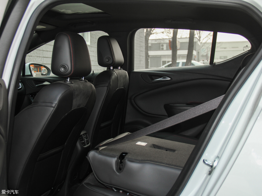 2016GS ɎGS 20T pxȼ\