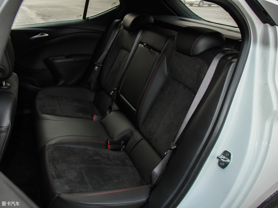 2016GS ɎGS 20T pxȼ\