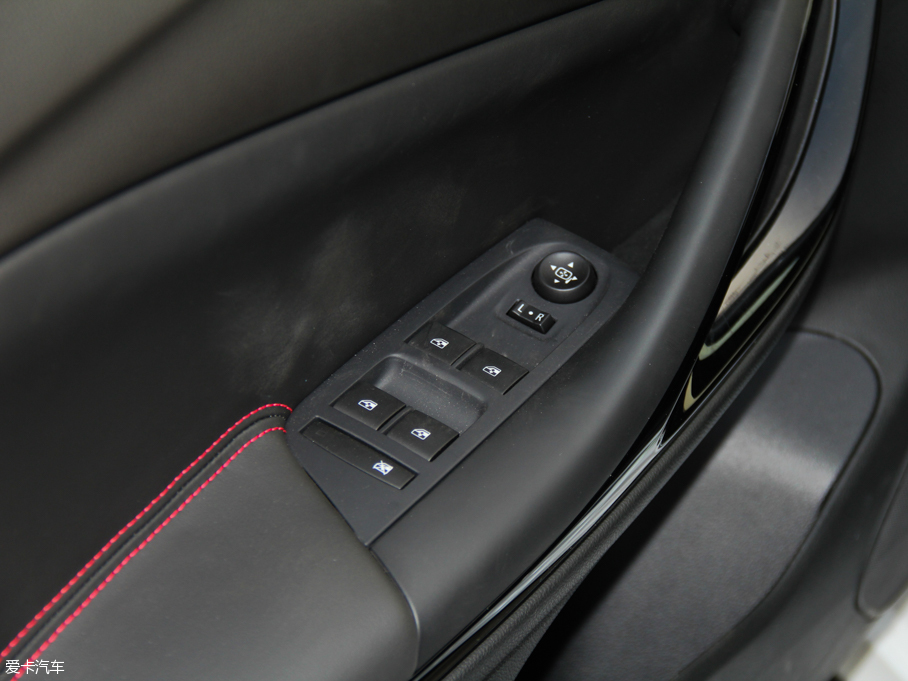 2016GS ɎGS 20T pxȼ\