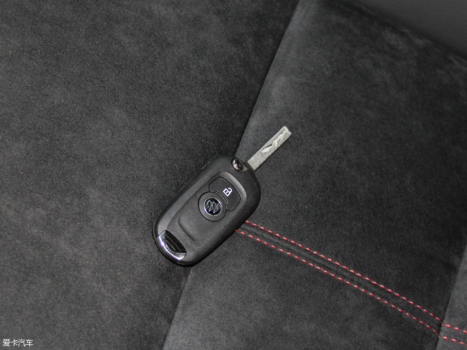 2016GS ɎGS 20T pxȼ\