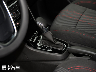 上汽通用別克2016款昂科拉