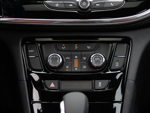 201618T ԄӃ򌶼оӢ {{