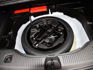 2016款18T 自动两驱都市领先型 备胎