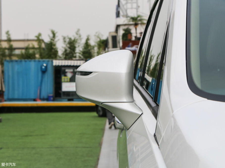 2017eGL8 ES 28T Ş V