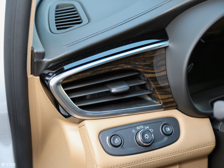 2017eGL8 ES 28T Ş V