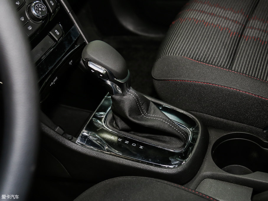 上汽通用別克2017款昂科拉