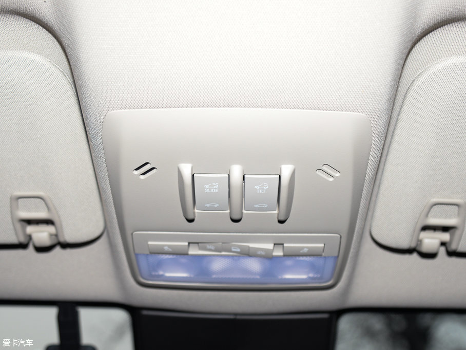 2017 18T ԄӃ򌶼Еr