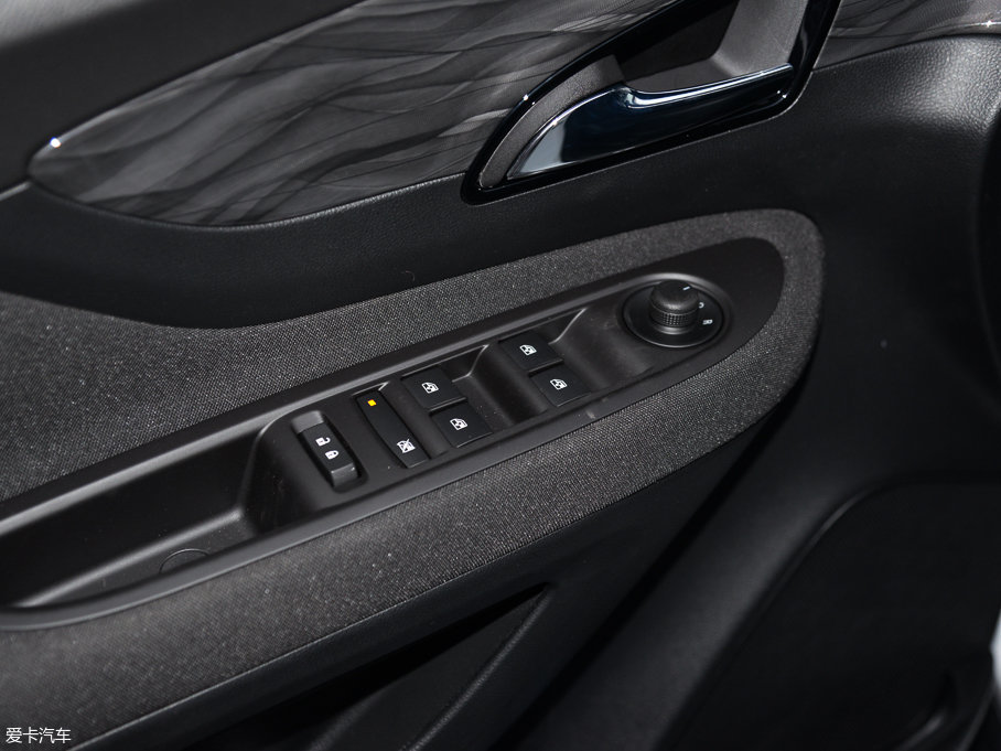 2017 18T ԄӃ򌶼Еr