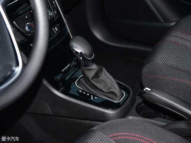 上汽通用別克2017款昂科拉