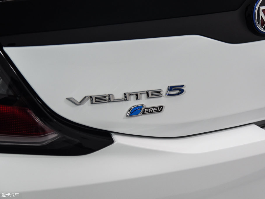 2017VELITE 5 r