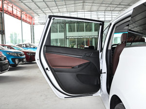 2018款18T 6座尊贵型 左后车门