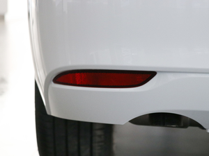 2018款18T 6座精英型 细节外观