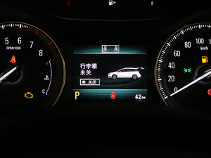 2018款18T 6座精英型 中控区